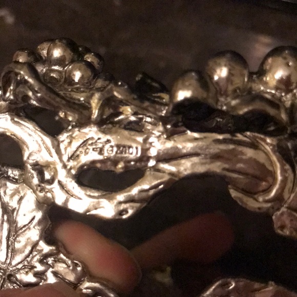 Arthur Court napkin holder, grapevine pattern - Picture 4 of 4